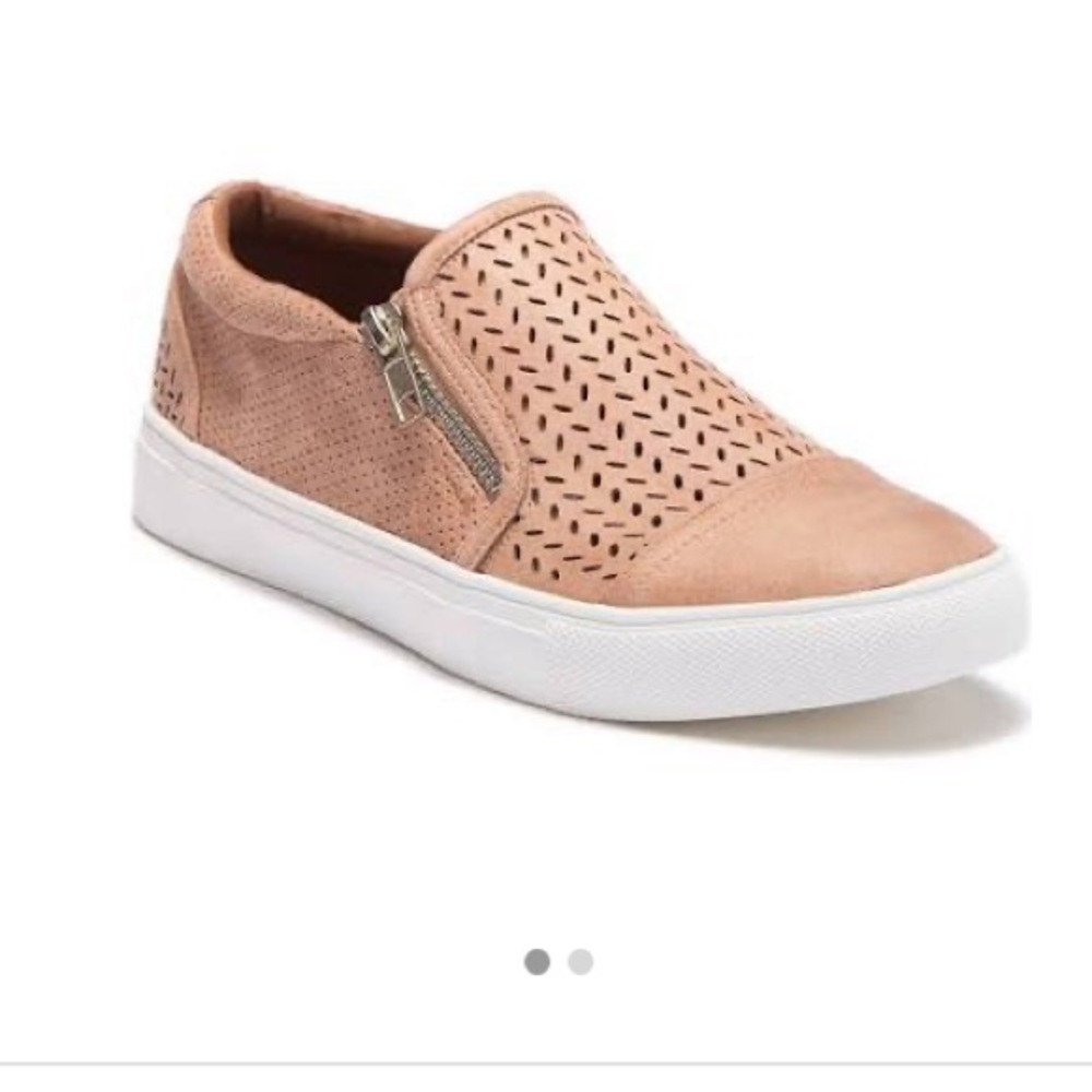 Report shoes